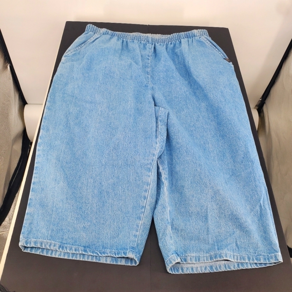 Vintage Chic Jeans Denim Culotte Shorts 22W AVG Elastic Waist Capri Light Wash